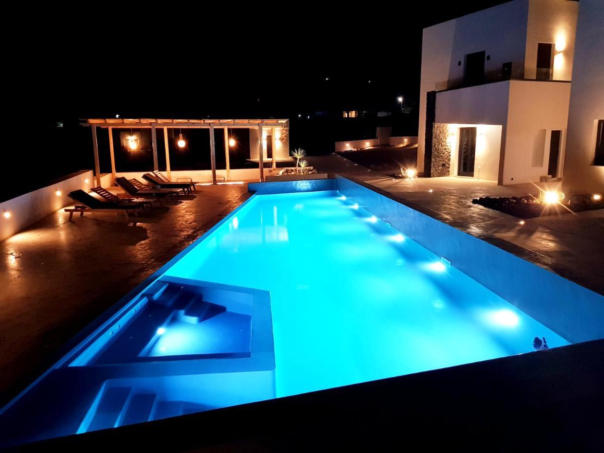 Mylithos Suites モノリソス エクステリア 写真