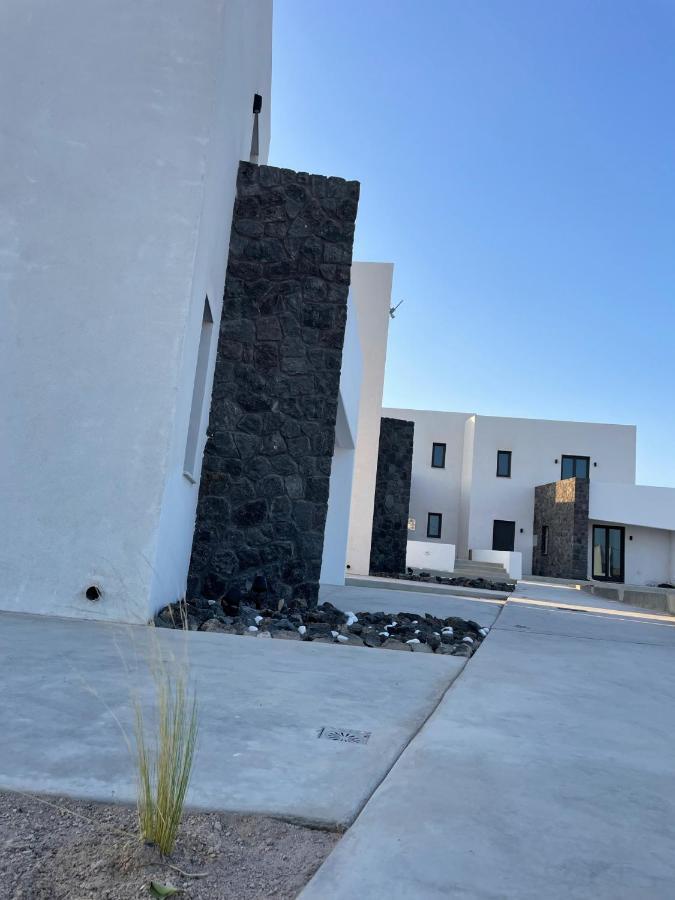 Mylithos Suites モノリソス エクステリア 写真
