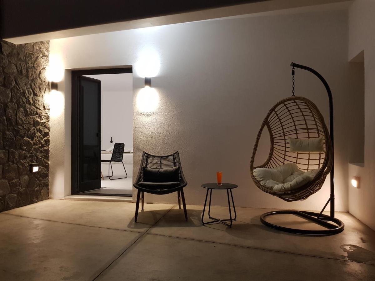 Mylithos Suites モノリソス エクステリア 写真