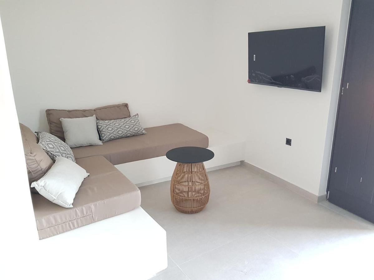 Mylithos Suites モノリソス エクステリア 写真