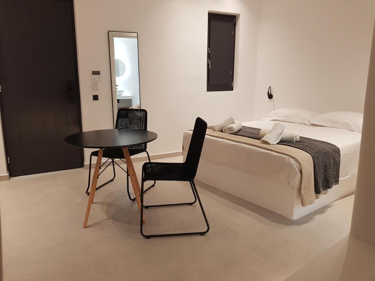 Mylithos Suites モノリソス エクステリア 写真