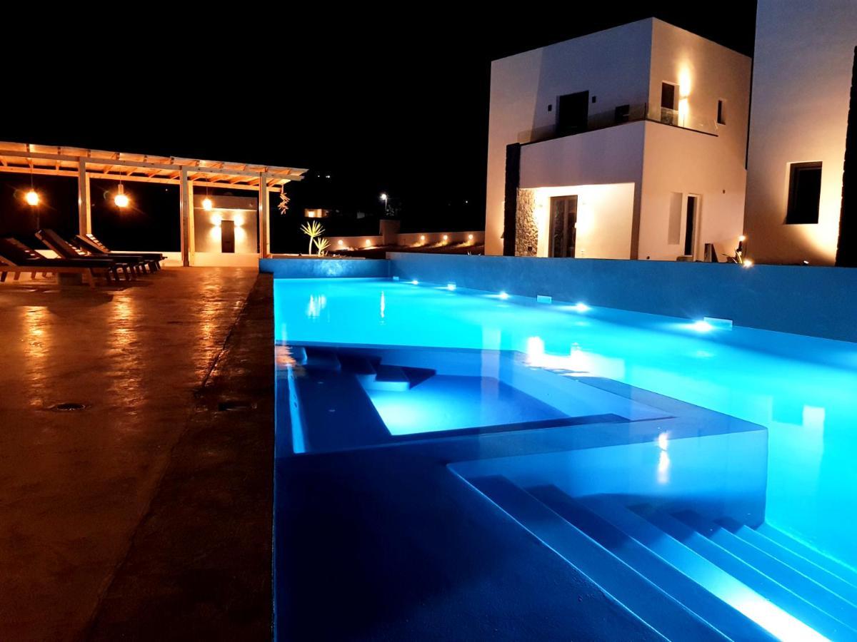 Mylithos Suites モノリソス エクステリア 写真