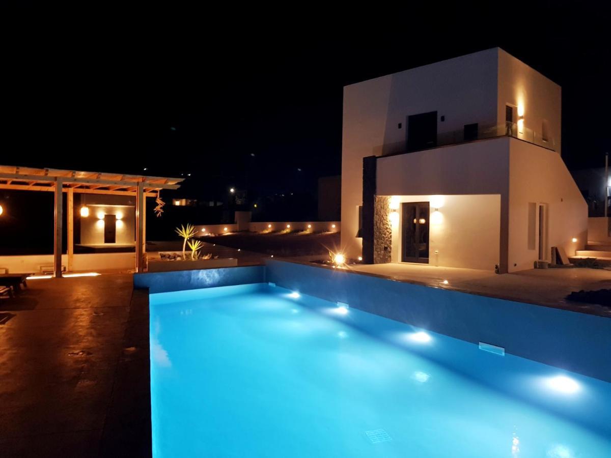 Mylithos Suites モノリソス エクステリア 写真