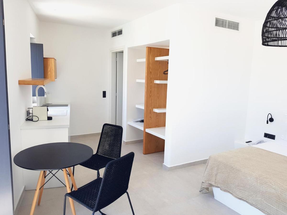 Mylithos Suites モノリソス エクステリア 写真