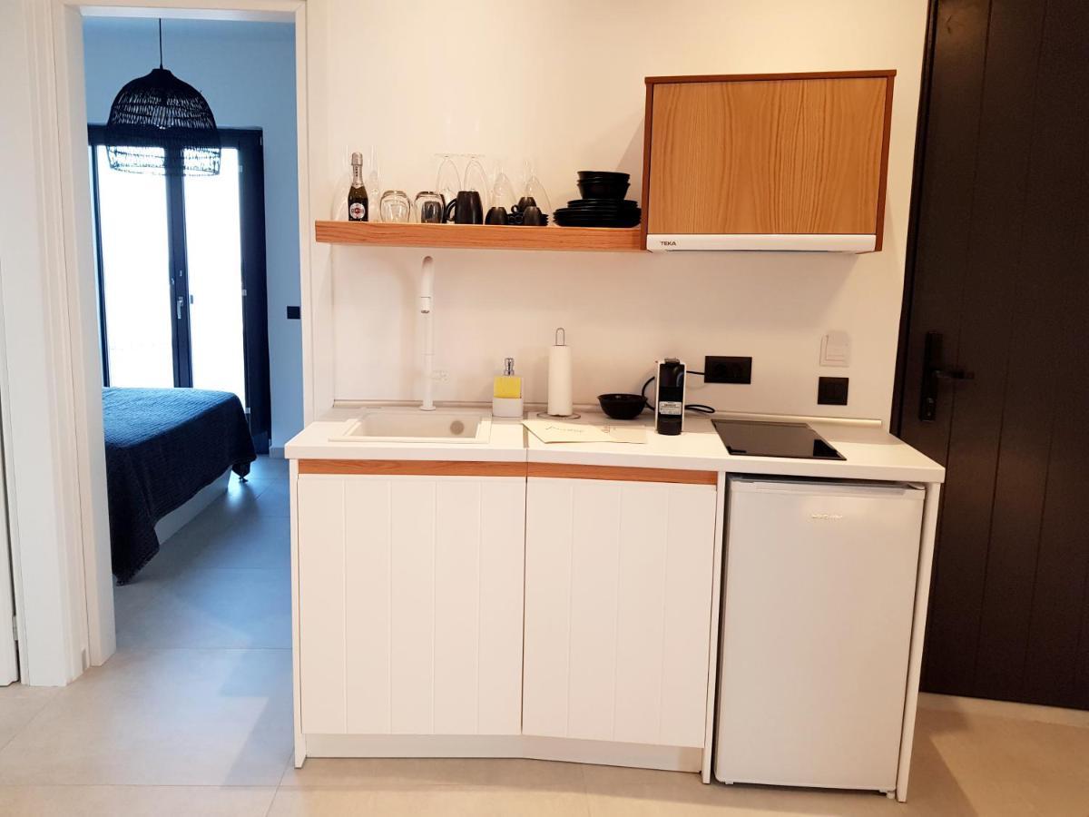 Mylithos Suites モノリソス エクステリア 写真