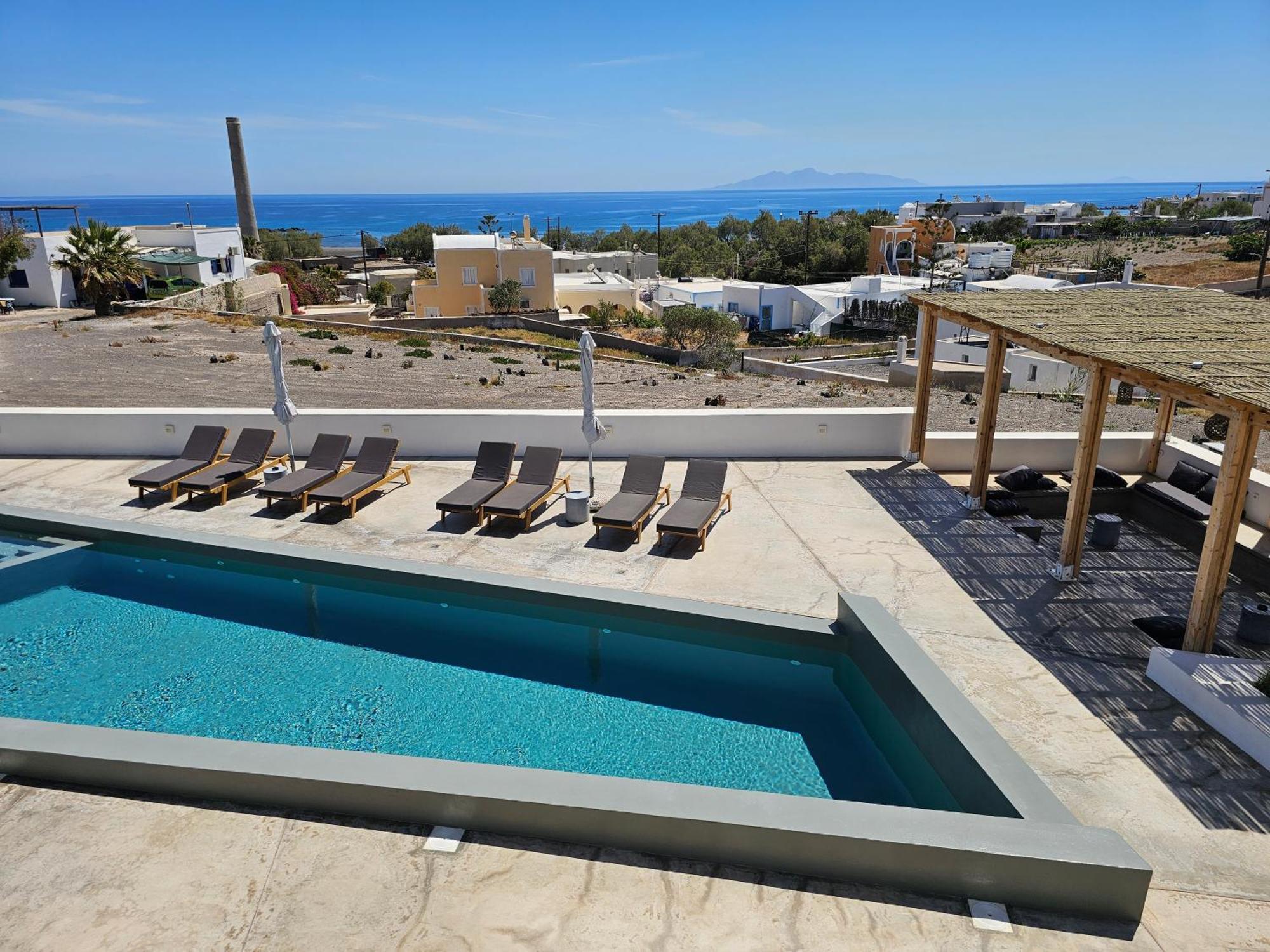 Mylithos Suites モノリソス エクステリア 写真