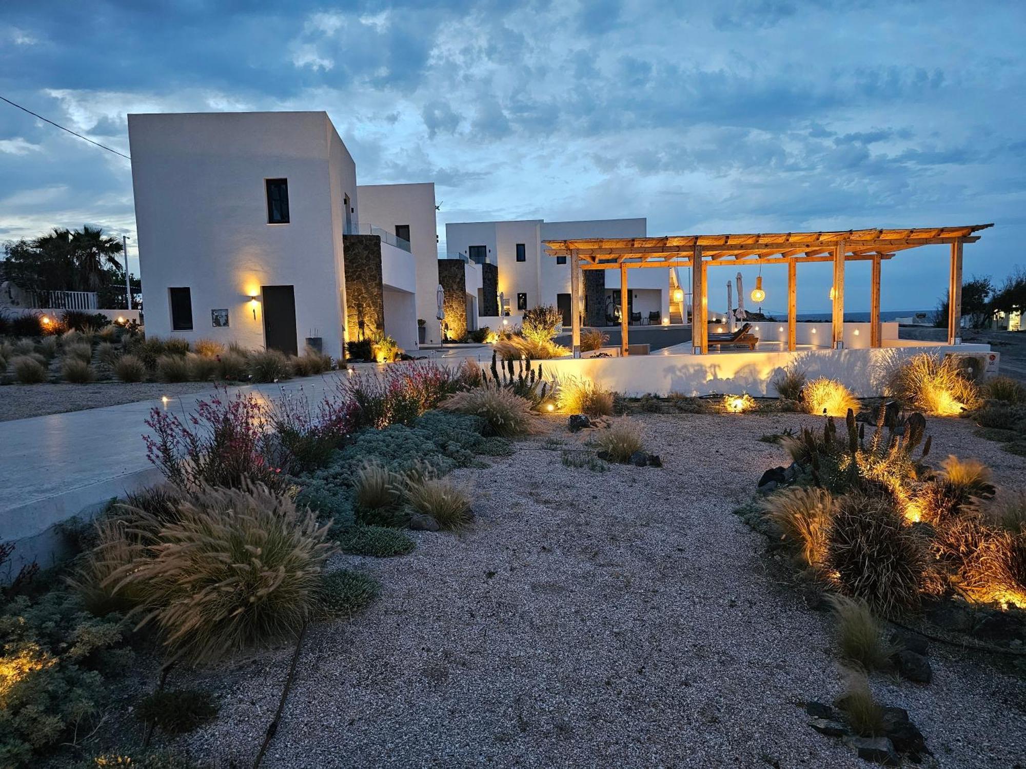 Mylithos Suites モノリソス エクステリア 写真